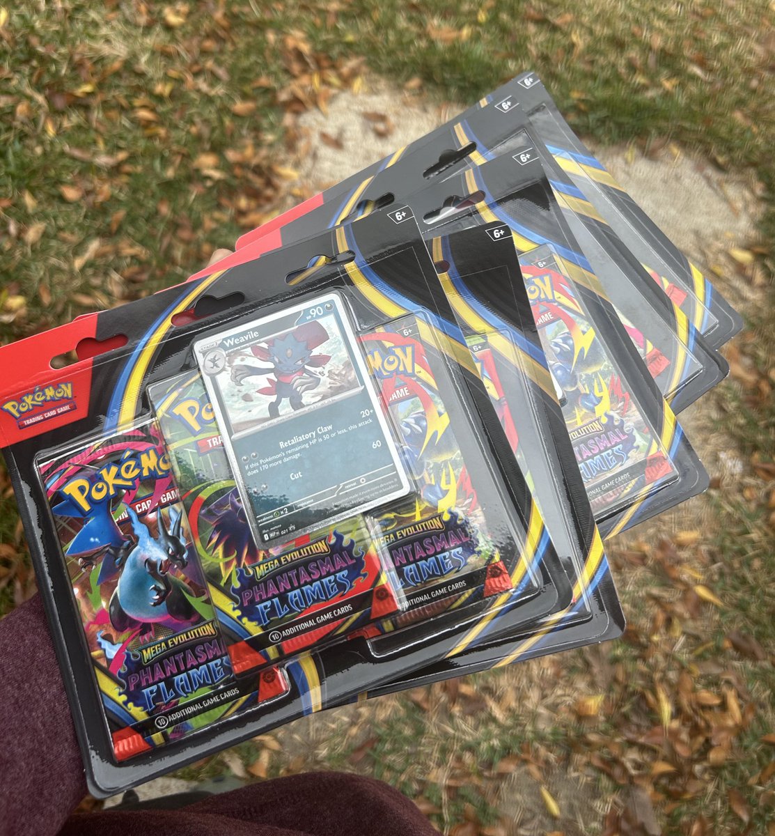 Huuuuge shout out to <a href="/CardGameNomad/">AJ</a> for the MSRP phantasmal! 🔥💙
Thanks to him I was able to distribute 2 of these bad boys to a homie in need and the wife and I will rip the other 3 later this evening!