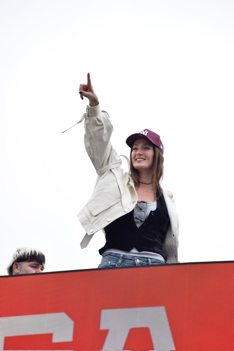 peacexforever's tweet photo. Algunas de las fotos que le saque a Paula Chaves 
Si quieren ver más fotitos del evento de Olga 
Vayan a mí ig (https://t.co/DdZRQ3GoRb)
@paulitachaves https://t.co/OXtsCCwAaa