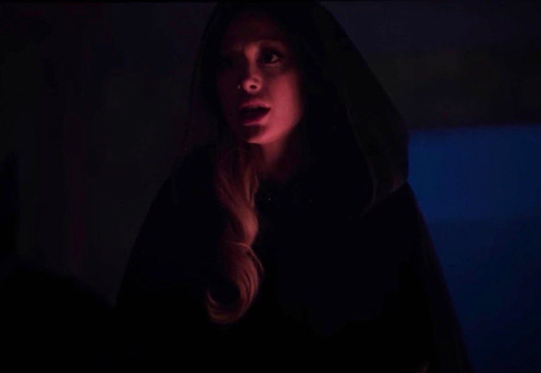 dykeslayage's tweet image. oh darth glinda…