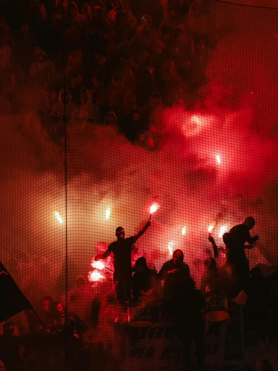 Ultramaniatics's tweet image. Ultras Populaire Sud 40th anniversary 🔥🔥🔥
#OGCNOM