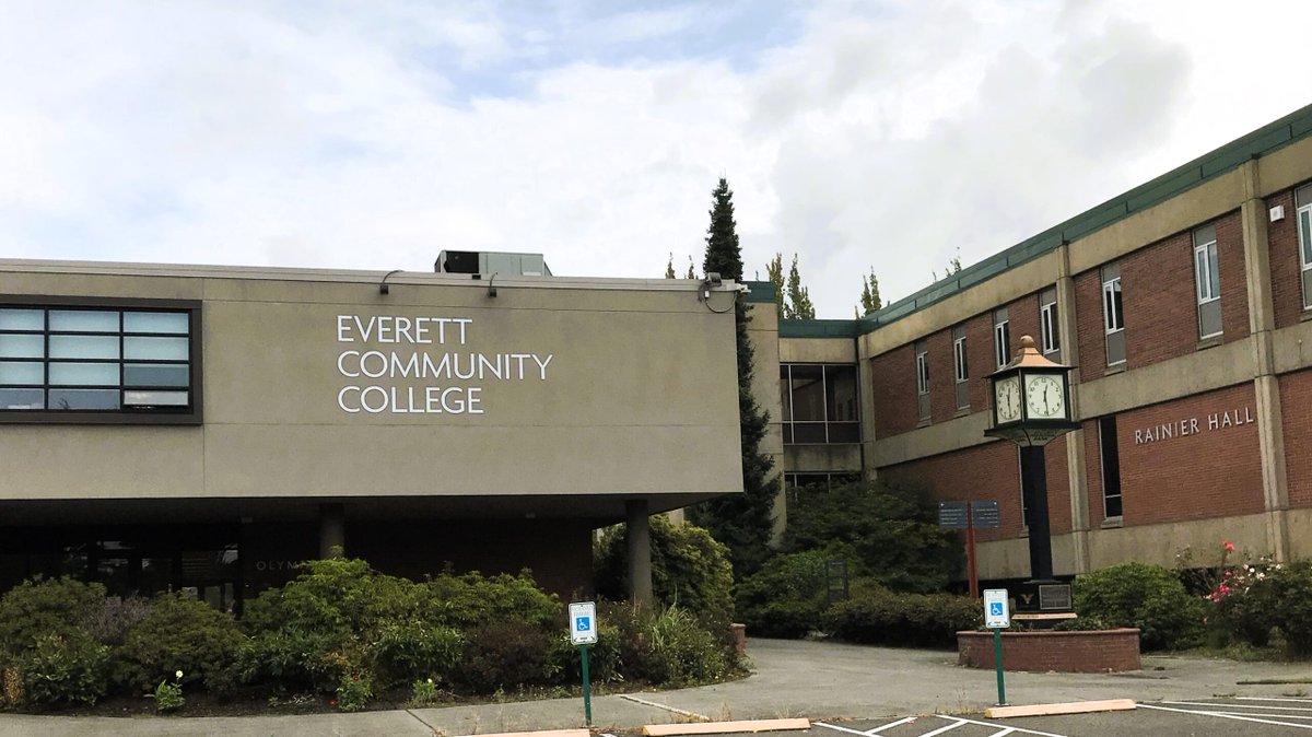 MyEverettNews's tweet image. Firearm Scare at Everett Community College Resulted in a Short Lockdown: myeverettnews.com/2025/11/21/fir… #lockdown #evcc #everett