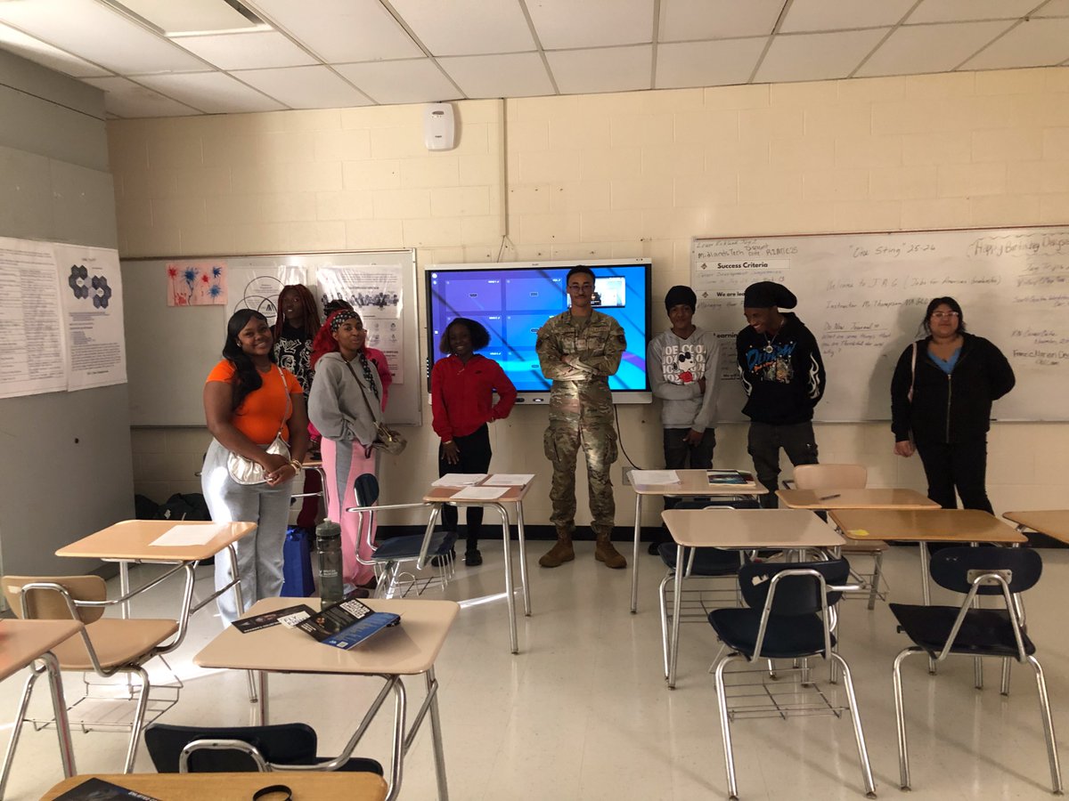 SCTechSystem's tweet image. This week, JAG-SC students at Lower Richland High School participated in three Career Cafes. Representatives from the Armed Services, healthcare sector, and @MidlandsTech spoke with students on various aspects of becoming college and career ready.   
#scjag