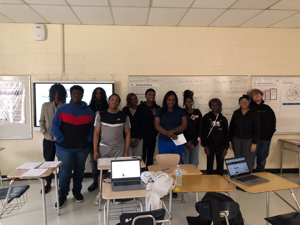 SCTechSystem's tweet image. This week, JAG-SC students at Lower Richland High School participated in three Career Cafes. Representatives from the Armed Services, healthcare sector, and @MidlandsTech spoke with students on various aspects of becoming college and career ready.   
#scjag
