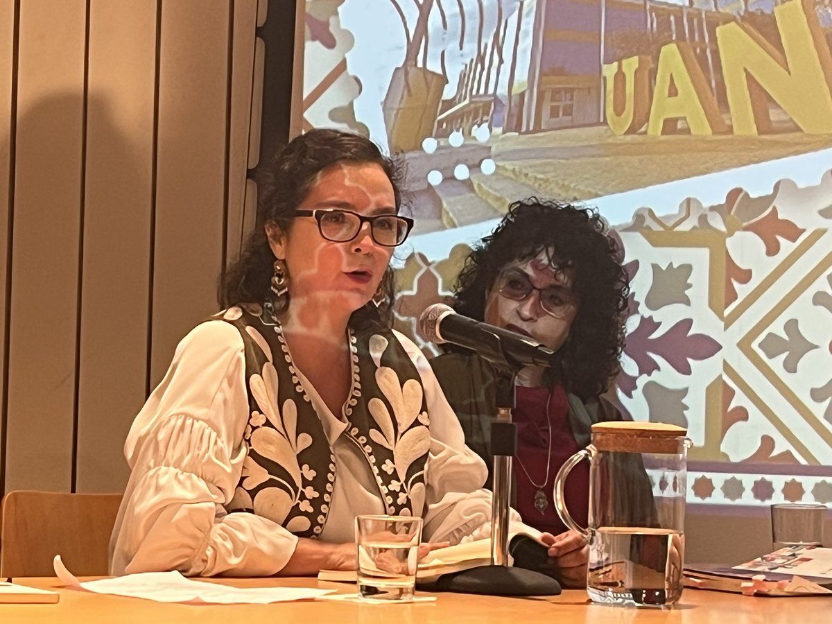 BrunoBFigueroa's tweet image. A la firma de este acuerdo siguió el evento “La poesía habita en la universidad”, un encuentro que integró lecturas de poesía portuguesa y sus traducciones al español, diálogos literarios y un emotivo homenaje a los poetas 🇵🇹 Nuno Júdice y Ana Luisa Amaral. @uanl @casamericalat