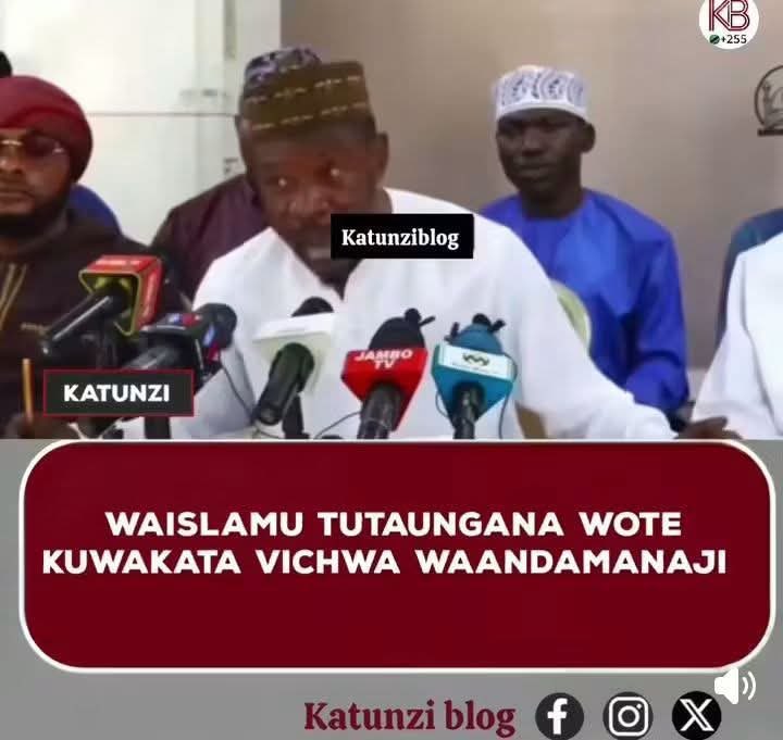 HildaNewton21's tweet image. Huyu Jamaa anaitwa Ibrahim Bakonzi ni Mwanachama wa CUF.

Hii hapa namba yake ya Simu ni 0653732303.

Atumiwe salaam za Christmas Mubarak