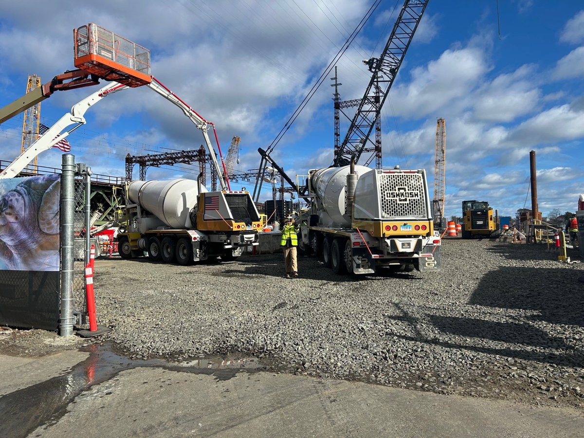 WalkBridgeCT's tweet image. #TGIF The WALK Bridge Construction Newsletter for w/o 11/24 now available. WALK Bridge Construction News - November 21, 2025 | WALK Bridge REMINDER: N. Water Street, between Washington and Marshall temporary closure Mon. 11/24. Follow detour. Local access maintained.