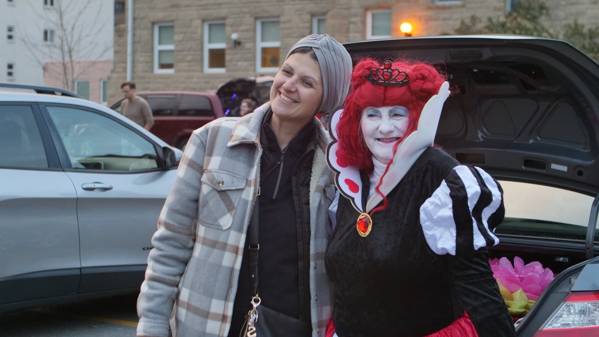 CalgaryGrace's tweet photo. 🎃 Thanks to everyone who joined us for Trunk N’ Treat on Oct 25!
We welcomed over 1,000 kids for a fun, safe, joy-filled night at Grace.

Huge shoutout to our volunteers + trunk decorators who made it all happen! 🧡🍬

#YYCevents  #GracechurchCalgary #yycchurches https://t.co/Y5n3jv9wY0