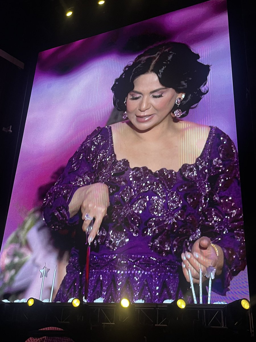 Musicals77's tweet photo. تجنن الحفلة شكرا نوال 💜💜💜
#نوال_في_البحرين 
@nawalofficial0 https://t.co/YtHoOnj13J