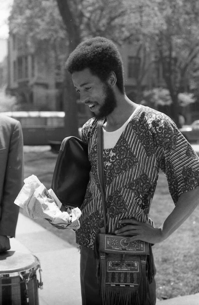 steinbeckpaul's tweet image. Henry Threadgill in the audience for Famoudou Don Moye and Steve McCall&apos;s concert at @UChicago, May 19, 1972. Photo by Frank Gruber.
#aacm #artensembleofchicago #creativemusic #experimentalmusic #greatblackmusic #southside