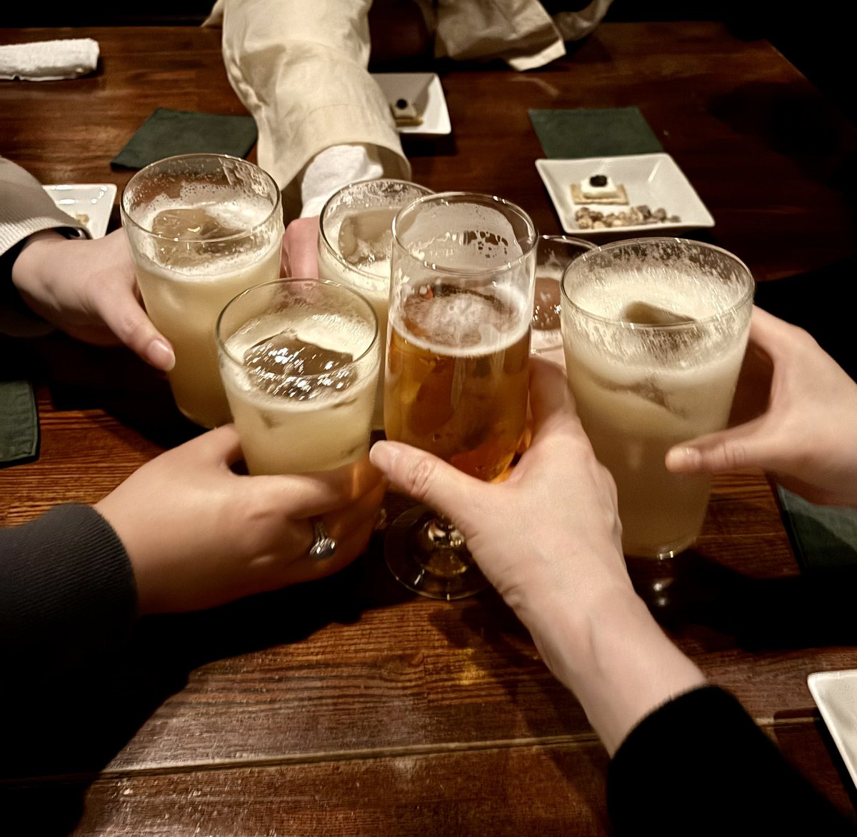 cstkhs's tweet image. 昨日は特別休をもらって学友の皆さんと昼から夜まで三度の乾杯🥂✨

文3特有の卒論の悩み、プライベートな事など真面目な話も多い中、小話も披露できてご満悦な一日でした🥳