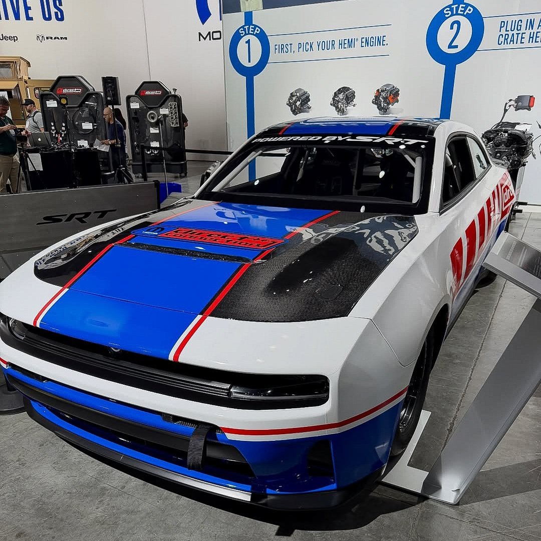 LXandBeyondNats's tweet image. #frontendfriday All-new 2026 @Dodge Charger Hustle Stuff Drag Pak by Direct Connection, 630hp* (Gas). 📷: @hellcatdurango 🚘: @dodgeofficial | dodge.com