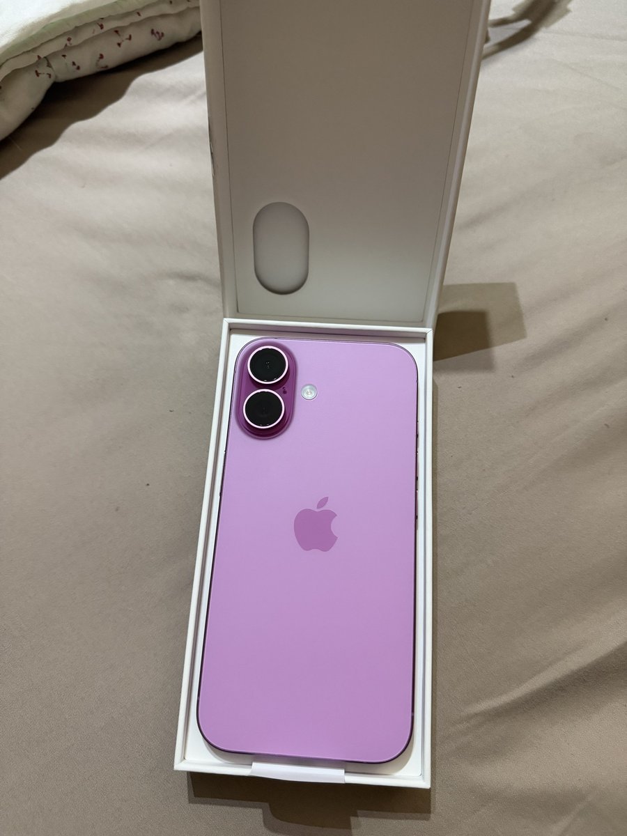 potatoccaa's tweet photo. wts iphone 16 pink 128gb

- mulus 100% no minus
- bh 100%
- resmi digimap
- pemakaian baru 4 bulan

12jt nett, dom. Surabaya. Bisa 🍊 yaa dm for info https://t.co/2lwKsb6OoX
