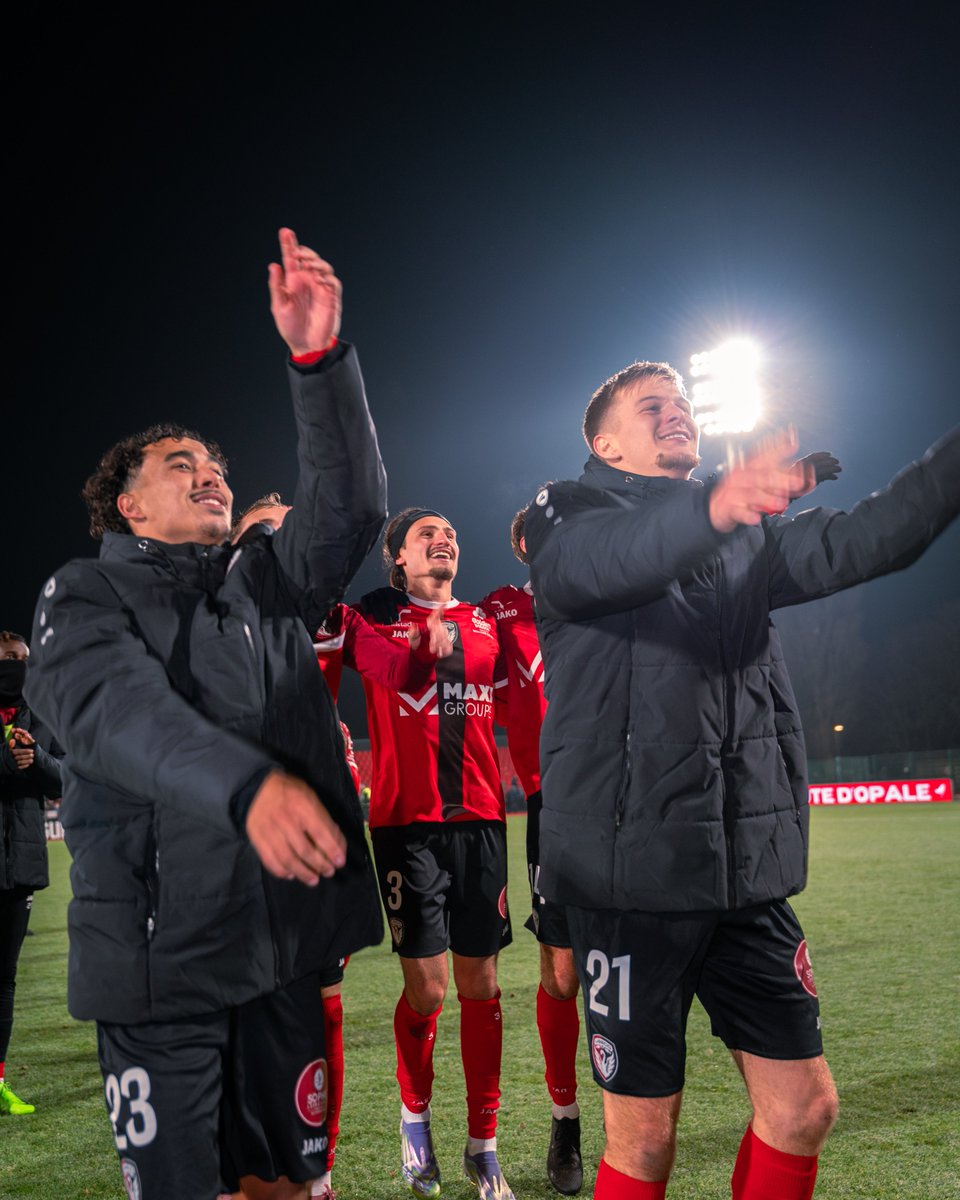 usbco_officiel's tweet photo. On vous souhaite une bonne nuit ❤️🖤 https://t.co/ptvvmL8N0u