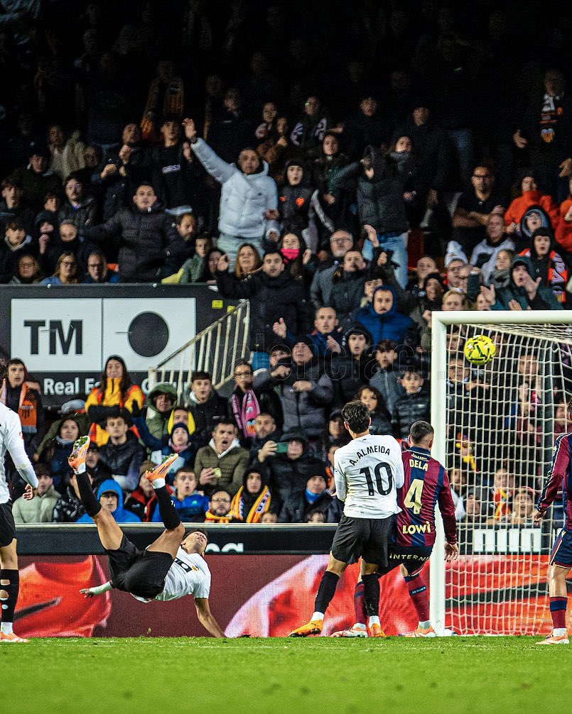 Hugo Duro tweet media