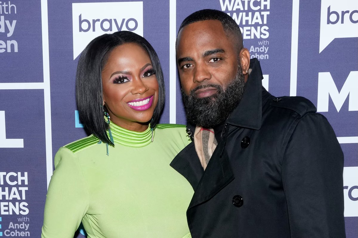 OMFGRealityTV's tweet image. Kandi and Todd have split after 11 years of marriage. #RHOA 

Source: people.com/rhoa-kandi-bur…