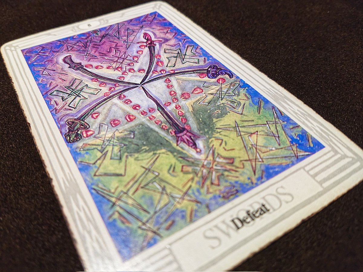 aikotoba_salon's tweet image. 〈戦い〉

「誰が悪いのか」
「自分は悪くない」
「お前のせいだ」
「私のせいじゃない」

こじれたりぶつかったりすると、人は攻撃と防御に終始しがち。
戦いだ。

戦いは勝者と敗者が出るまで終わらない。そして、勝っても負けても結果は苦。実は皆が敗者だ。

真の心、生命は決して戦いを望まない。