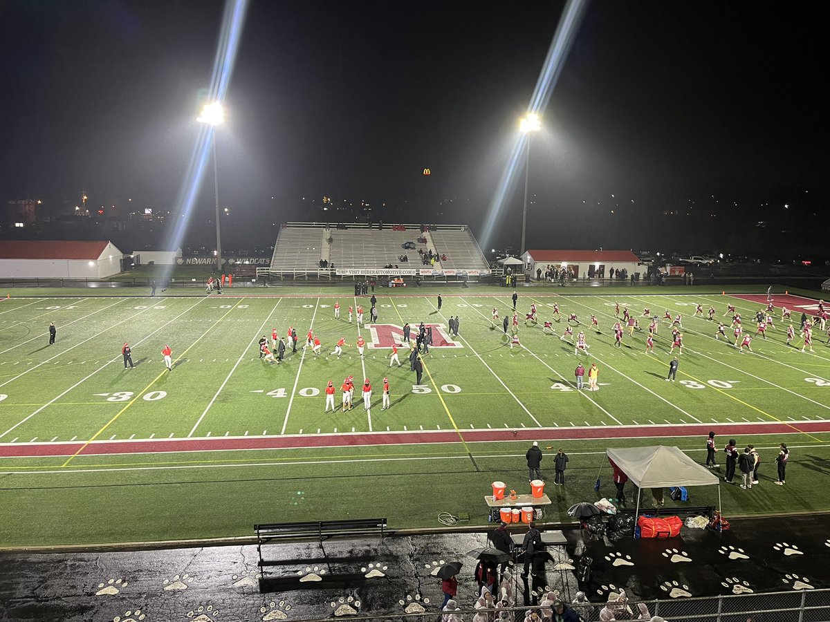 The <a href="/OHSAASports/">OHSAA Sports</a> Division III, Region 11 Final between (1) <a href="/BWHSFootball1/">Watterson Football</a> (11-0) and (3) <a href="/420North4th/">Ｂｉｇ Ｒｅｄ Ｆｏｏｔｂａｌｌ 🏈</a> (9-2) is here, and I will have the call for <a href="/SpecSportsOH/">High School Blitz on Spectrum News 1</a> starting at 6:57 this evening from White Field. <a href="/BWHS_Athletics/">Watterson Athletics</a> <a href="/AthleticsBigRed/">Big Red Athletics</a>

Watch Live: ohsaa.boxcast.com/#/broadcasts/j…