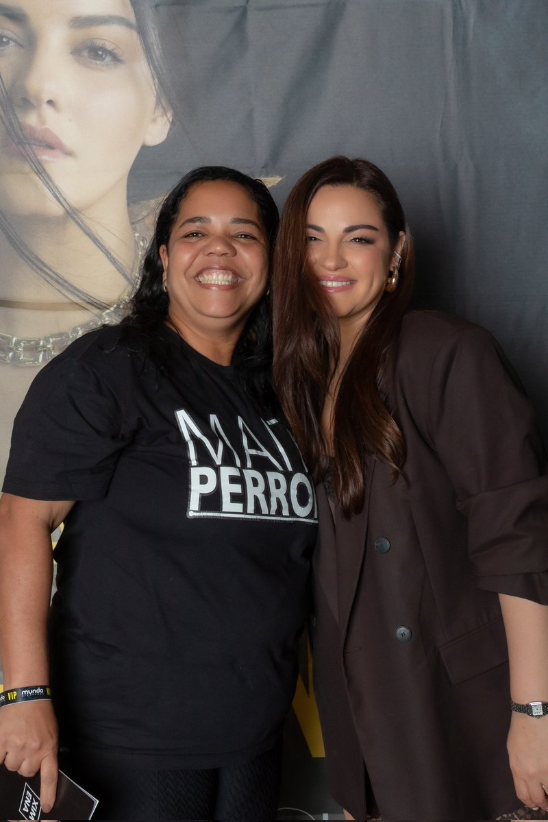 adictosmaitepb's tweet image. Puedo verte un millón de veces pero siempre será la misma magia! Te amo @maiteperroni  Obrigada @mundo_producoes por nos proporcionar estes momentos sempre únicos e maravilhosos!