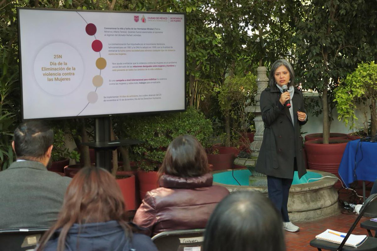 elconsejomx's tweet image. En #ElConsejo reafirmamos nuestro compromiso con las mujeres víctimas de violencia.
Recibimos a @fabi_fabula, de @semujerescdmx, quien habló sobre las múltiples manifestaciones de la violencia y espacios de contención como
Lunarios, Módulos de Abogadas y
&quot;Viaja Segura&quot;.