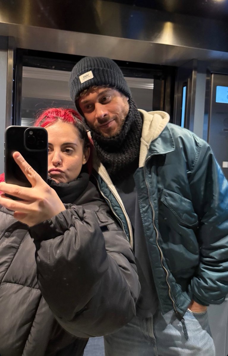 besondere_13's tweet image. pero vosotros me estáis diciendo que andrea compton y jose lamuño se han enamorado en la vuelta al mundo????