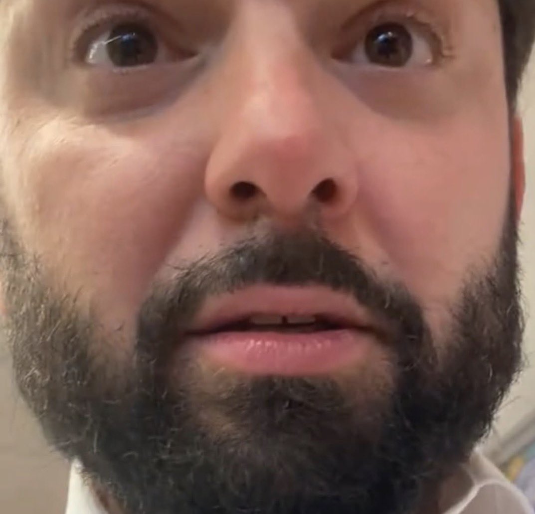 FKuliao's tweet image. Mi cara cuando me doy cuenta que las generaciones nuevas son cada vez más fachas