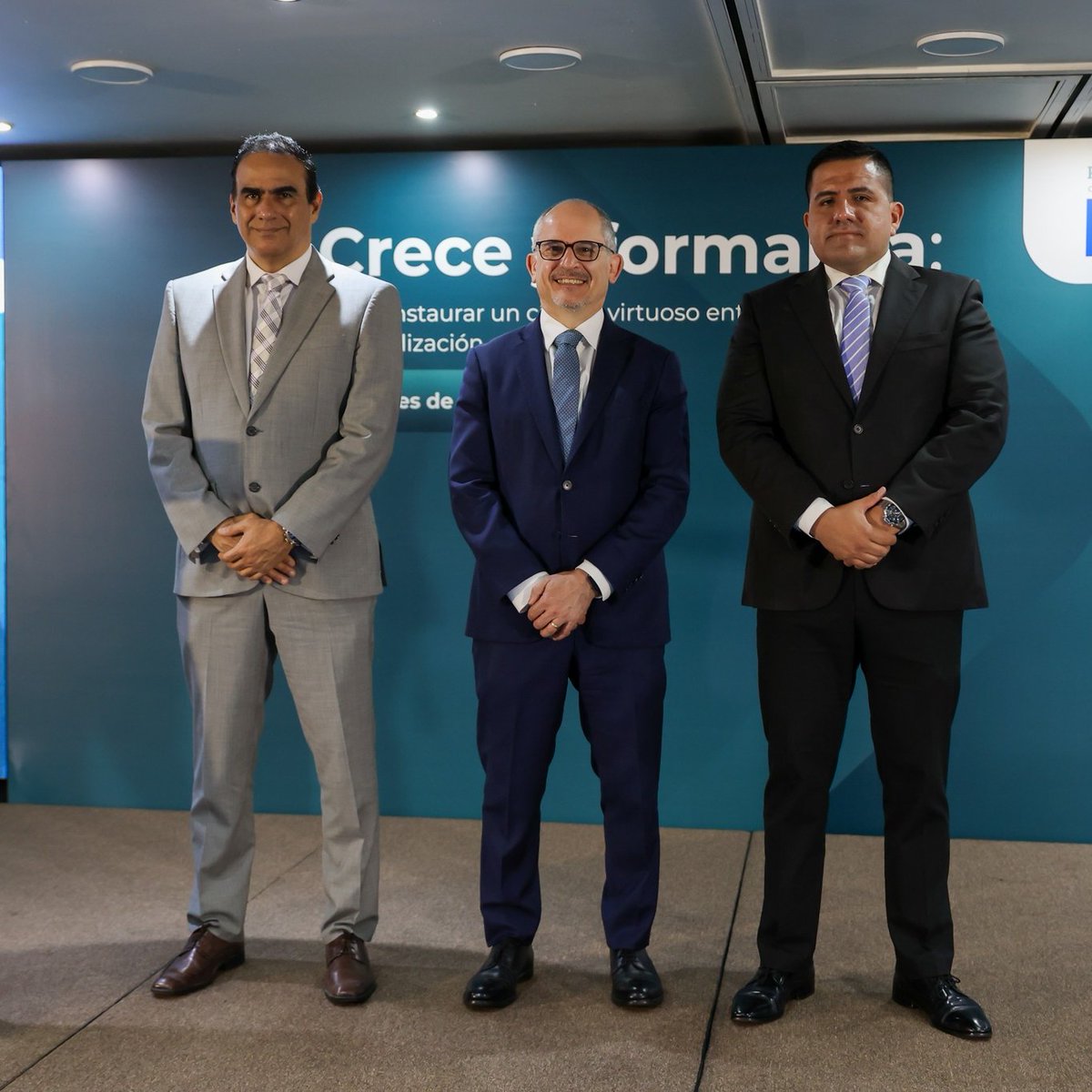 UEenPeru's tweet image. ¿Sabías que una de las prioridades del Proyecto Perú Social de la #UniónEuropea es reducir la informalidad y facilitar el acceso al empleo formal en el país? 💼

Hoy avanzamos con los Talleres de Co-diseño “Crece y formaliza”.

Sigue hilo. 🧵