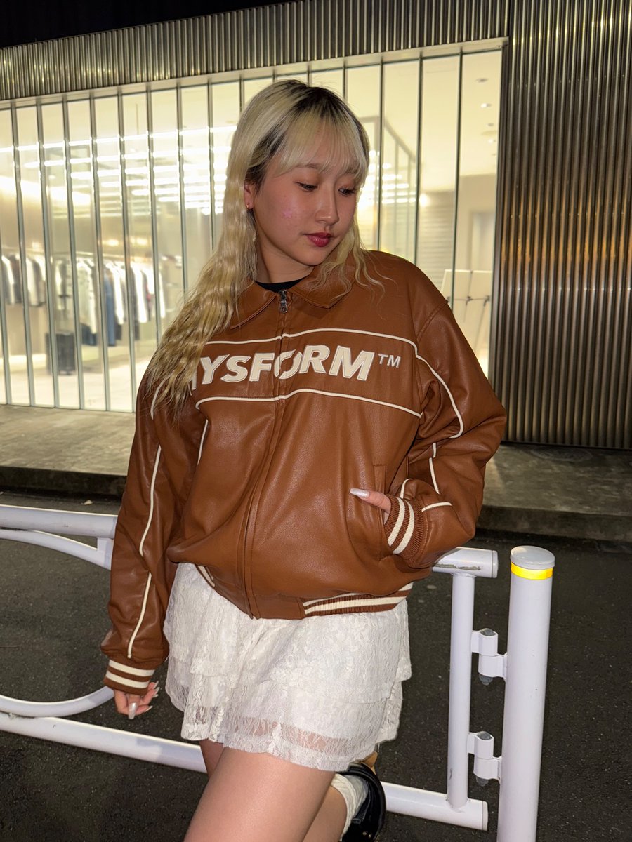 vertical_garage's tweet image. 【HYSFORM】本日発売❤️‍🔥
2025 FALL / WINTER COLLECTION

■ITEM LINE-UP
FAUX LEATHER WING JACKET
PRICE：¥35,200 tax-in
COLOR：Brown
SIZE：S / M / L / XL

着用サイズM
スタッフ身長160cm

x.gd/VZaaA

@ballistik_fext
@hysformofficial 
#BALLISTIKBOYZ
#HYSFORM