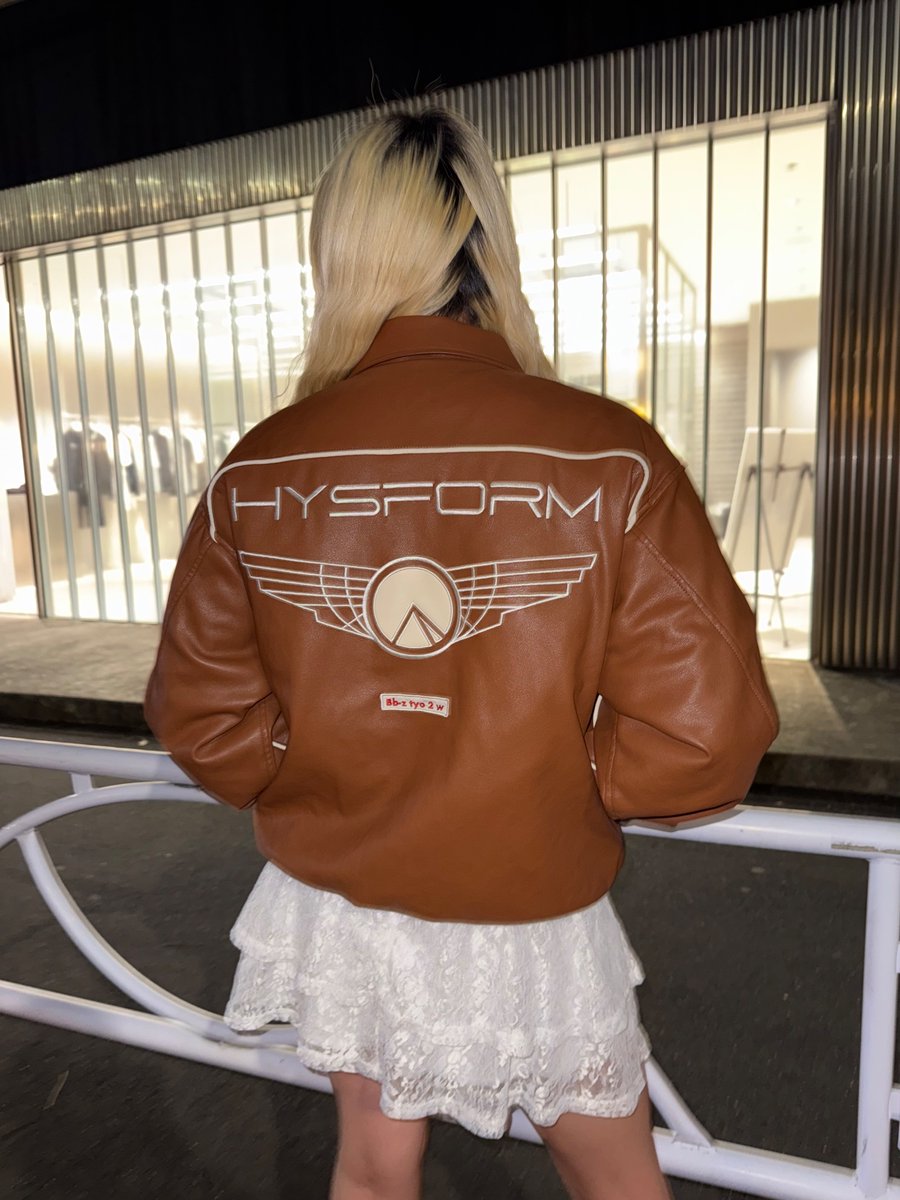 vertical_garage's tweet image. 【HYSFORM】本日発売❤️‍🔥
2025 FALL / WINTER COLLECTION

■ITEM LINE-UP
FAUX LEATHER WING JACKET
PRICE：¥35,200 tax-in
COLOR：Brown
SIZE：S / M / L / XL

着用サイズM
スタッフ身長160cm

x.gd/VZaaA

@ballistik_fext
@hysformofficial 
#BALLISTIKBOYZ
#HYSFORM