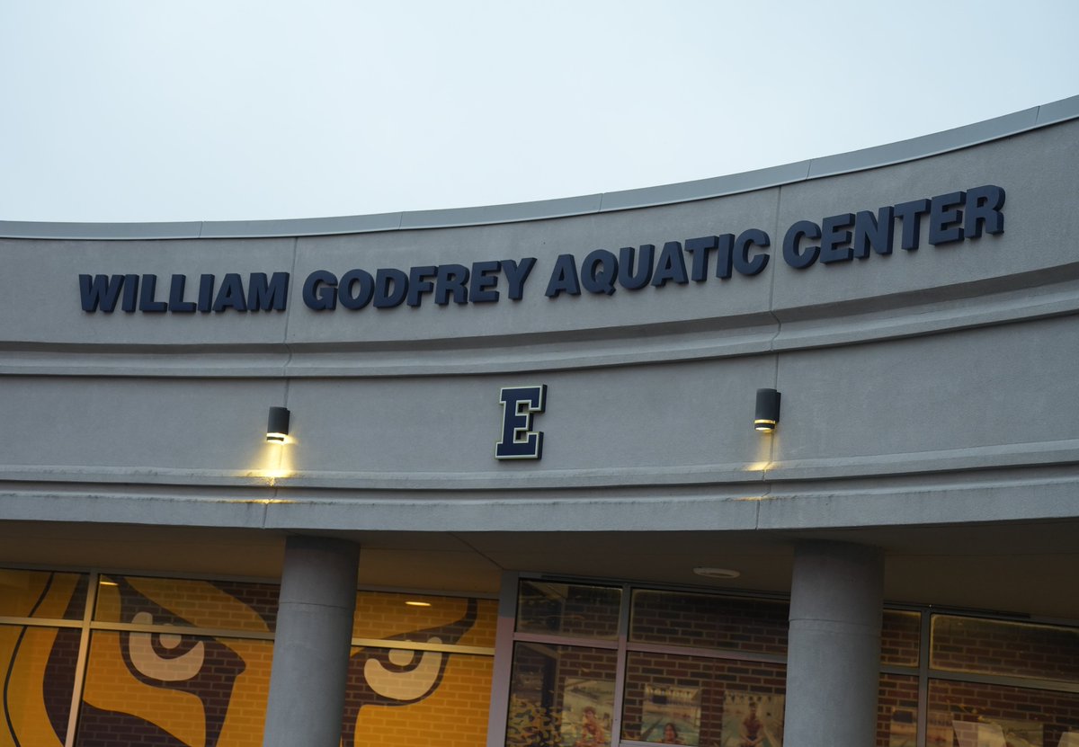 EtownKySchools's tweet image. A truly special day for Elizabethtown Independent Schools.

Today, we proudly honored Dr. William Godfrey with the naming of the William Godfrey Aquatic Center. Dr. Godfrey has devoted decades of service to EIS and to our community, shaping generations of swimmers and leaders.