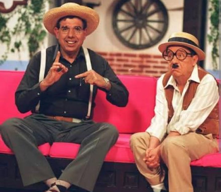 eterno_9del12's tweet photo. @sudanalytics_ Los consultores que contrató Chiqui Mafia explicandole los cruces...🥴 https://t.co/5EkgpnoXHn