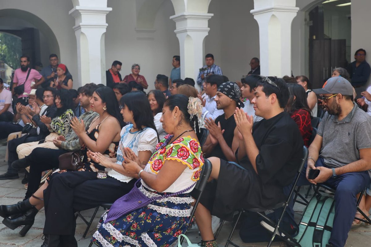 SECULTA_GobOax's tweet image. El programa, realizado por la Secretaría de Cultura federal y SECULTA, respalda proyectos artísticos desarrollados durante 8 meses, en categorías que van desde Adolescentes Creadores 🧒🎨 hasta Colectivas Indígenas y Afromexicanas, incorporadas por primera vez. 🌺🖤🌿