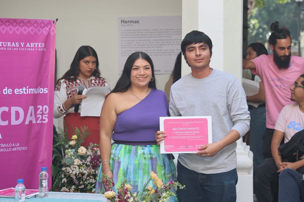 SECULTA_GobOax's tweet image. El programa, realizado por la Secretaría de Cultura federal y SECULTA, respalda proyectos artísticos desarrollados durante 8 meses, en categorías que van desde Adolescentes Creadores 🧒🎨 hasta Colectivas Indígenas y Afromexicanas, incorporadas por primera vez. 🌺🖤🌿