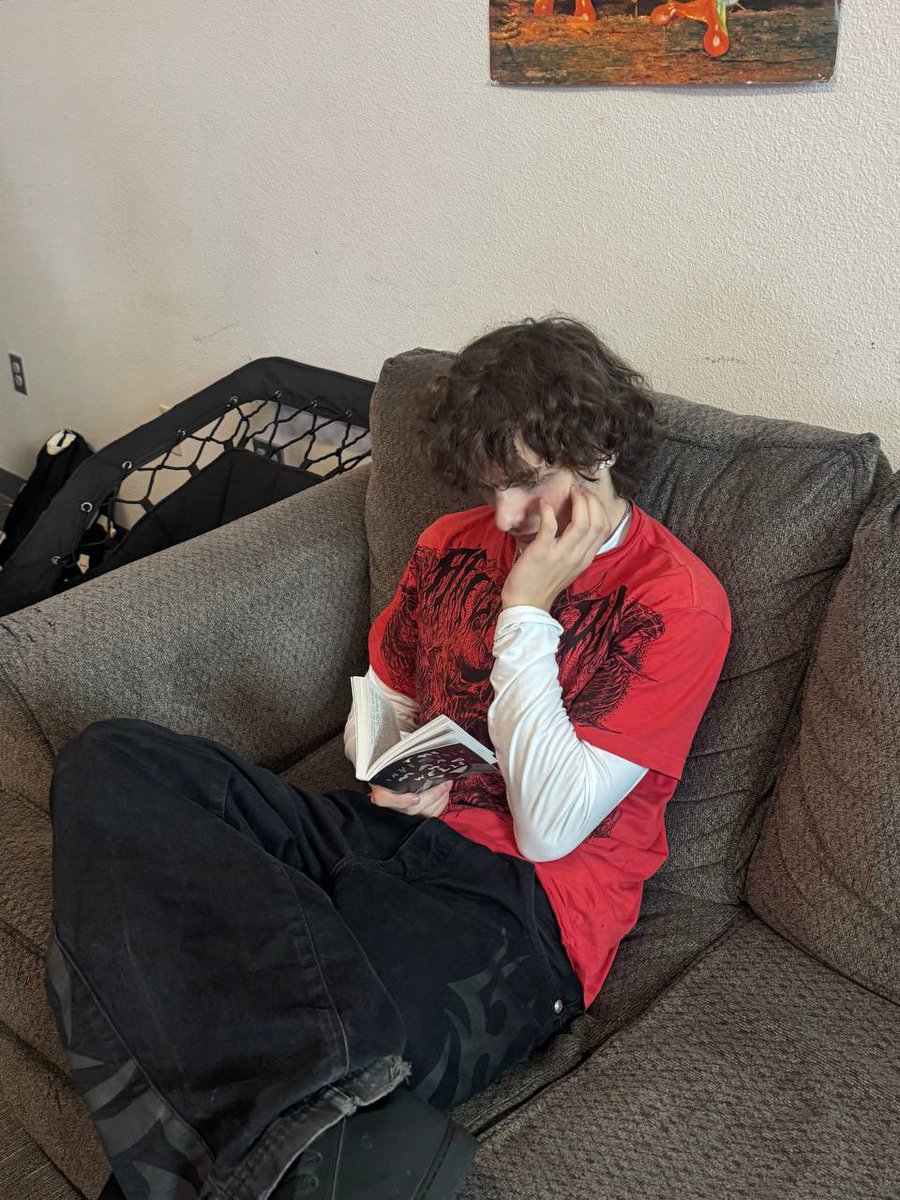 boulder_hs's tweet image. 📝📚 English 10 Honors students powered through their MAP Growth testing today and then settled in with a good book for the rest of class — a perfect mix of focus, perseverance, and quiet reading time. ✨

#English10Honors #MAPTesting #ReadingTime #BCHSReads #bchs41