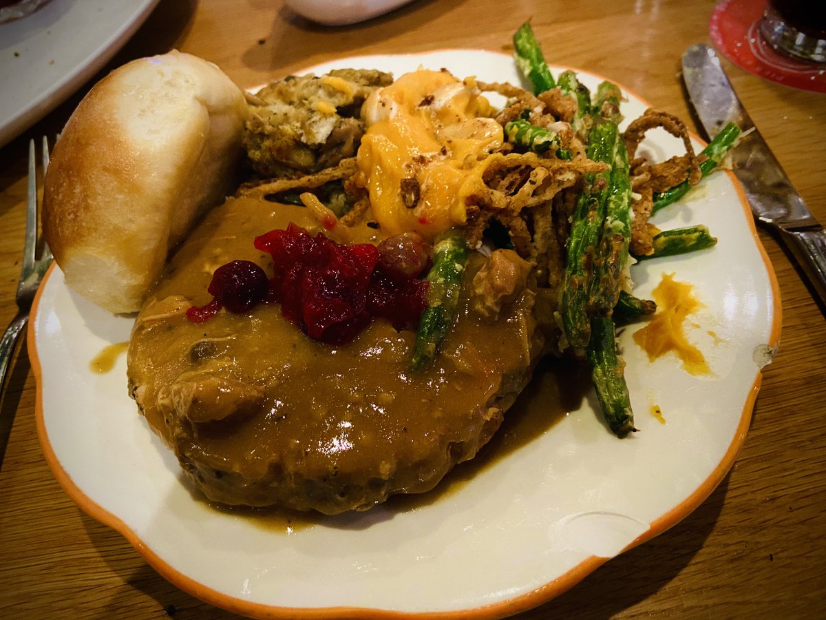 FenixMinerva's tweet image. Had an early Thanksgiving dinner.  It was really good!