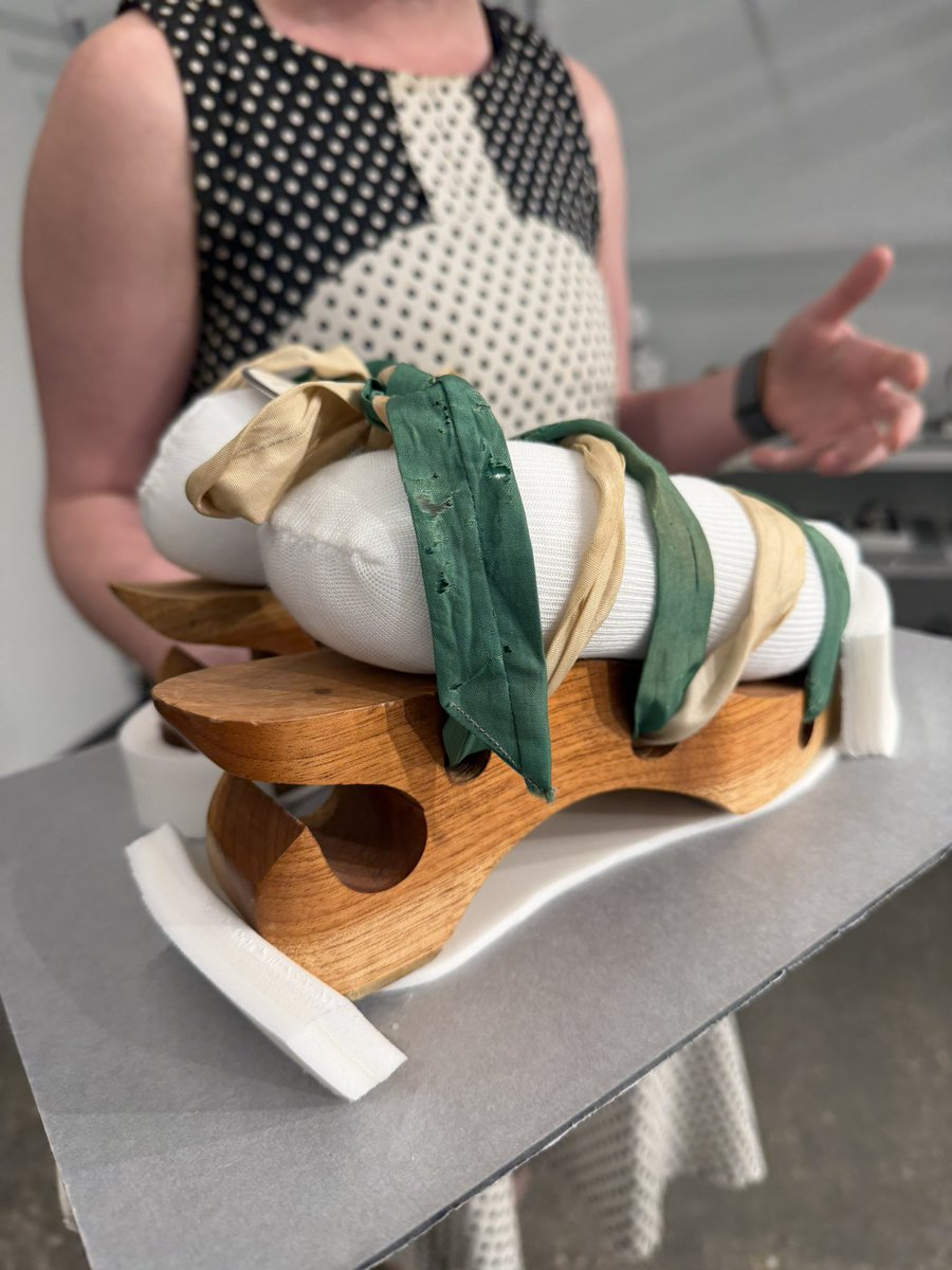 Had the best time bringing Richland fashion design students + Rock Hill fashion to @UNTcvad! ✨ My favorite stop? The Texas Fashion Collection, I’m such a nerd for fashion history and that place is pure magic. 🧵💚 #FashionEducation #UNT #TexasFashionCollection