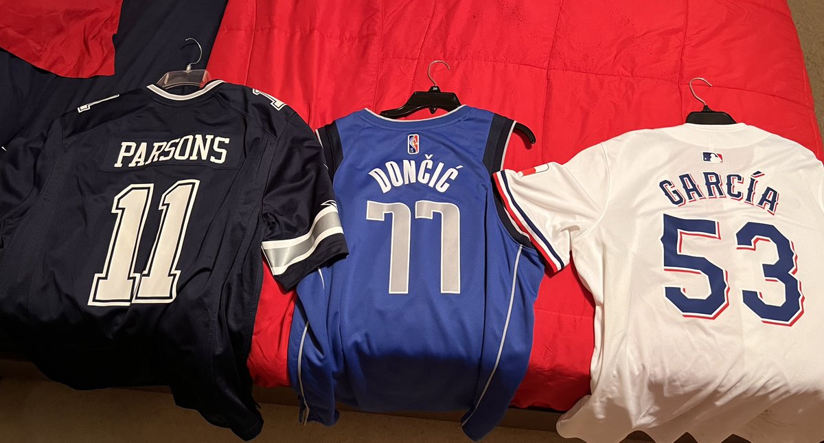 Jahmeir D. ✭ tweet media