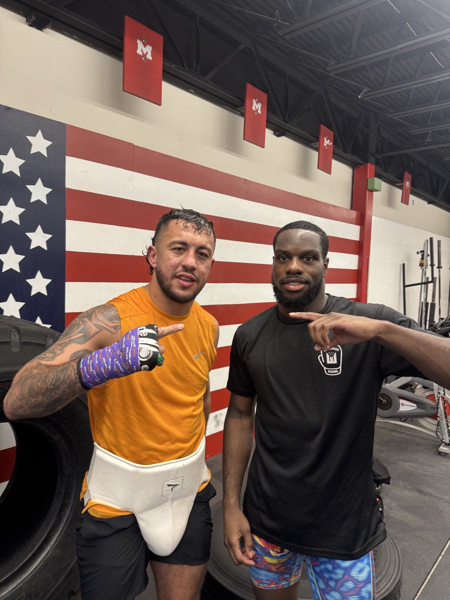 mikeytheproblem's tweet image. Getting that work in, whilst here in Boston ☘️