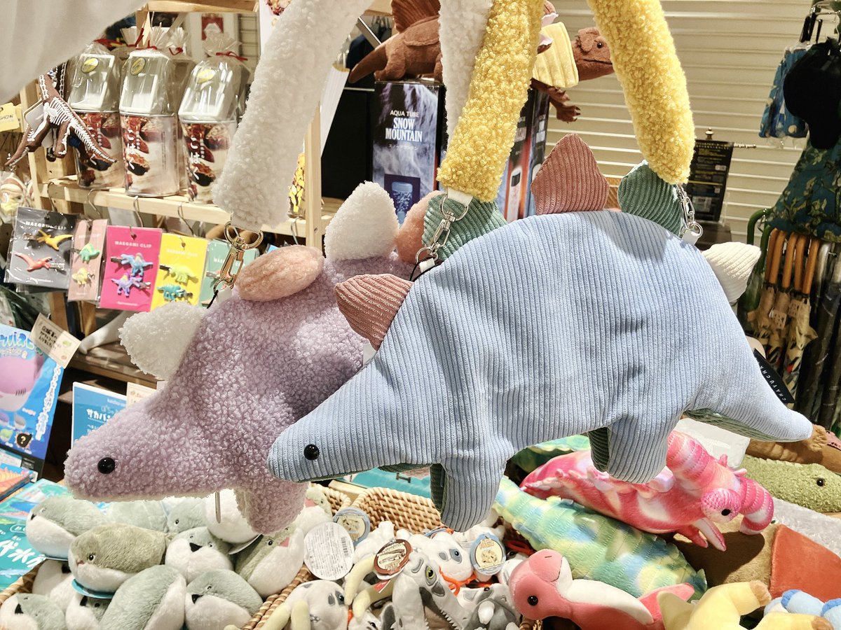 THESTUDYROOMuen's tweet image. おはようございます☀
本日よりCHAYU CHAYUさんスタートです🦕✨

人気商品につきご購入はお一人様一点までとさせていただきます。どうぞご了承くださいませ🙇‍♀️
お求めの方はお早めにご来店ください〜🦖💨

スタッフ🦋