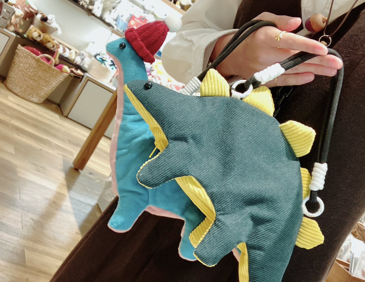 THESTUDYROOMuen's tweet image. おはようございます☀
本日よりCHAYU CHAYUさんスタートです🦕✨

人気商品につきご購入はお一人様一点までとさせていただきます。どうぞご了承くださいませ🙇‍♀️
お求めの方はお早めにご来店ください〜🦖💨

スタッフ🦋