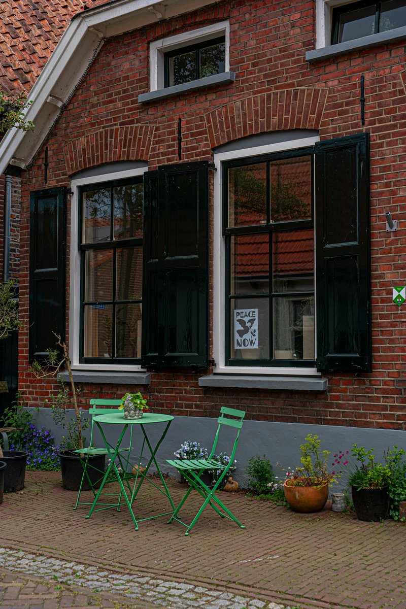 fuzzybeedecor1's tweet image. Extended decor? Wherever you may go this holiday season, remember to always stop and smell the roses. Oh, and check out the decor too...... 🐝🐝

fuzzybeedecor.com

#decor #fhomedecor #mystyle #accents #Patio #plants