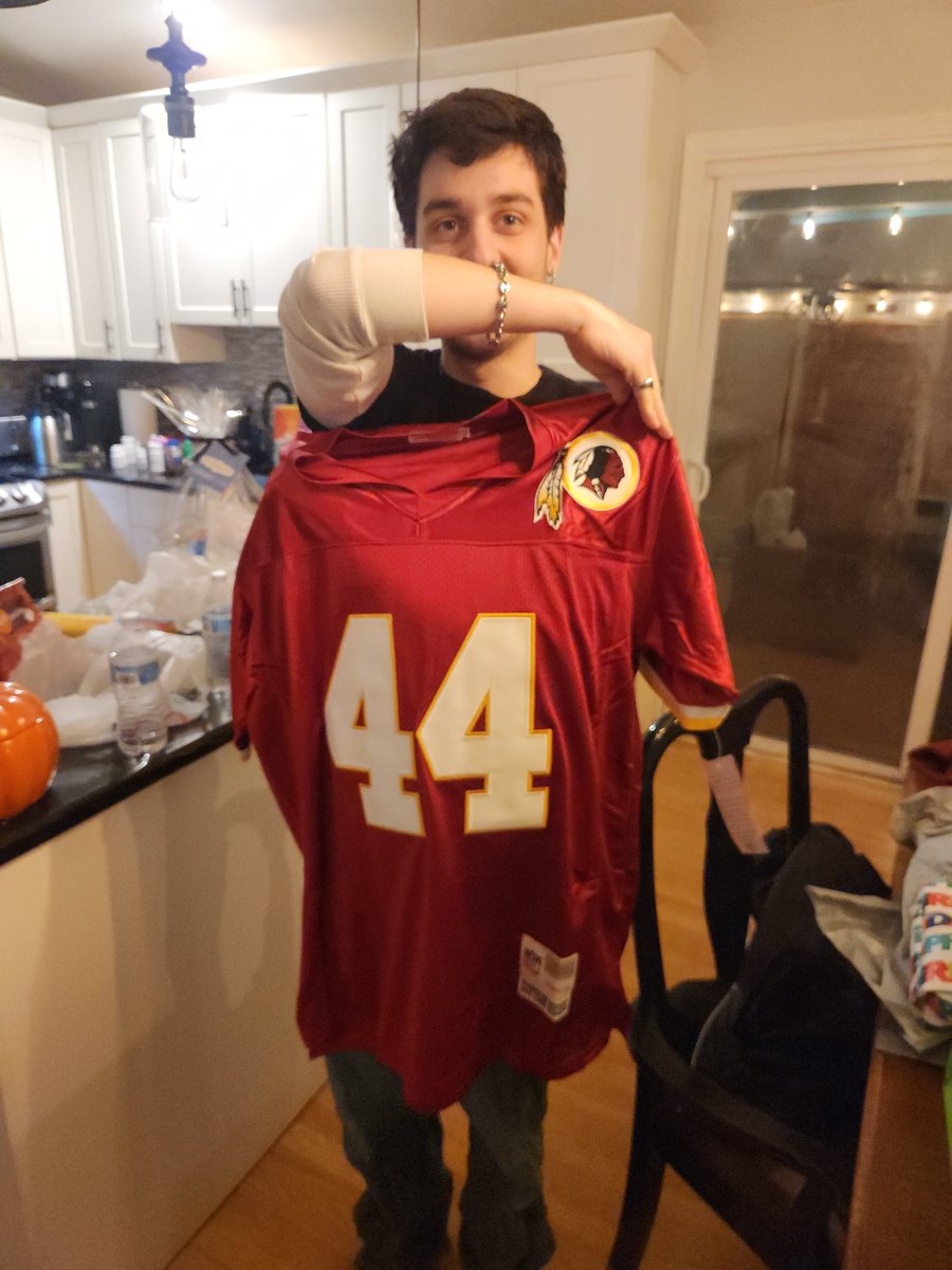 Commander Kevin tweet media