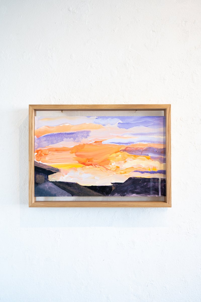 個展タイトルにある「portal」は空間を繋ぐ意味合いだいう中村茉優子さん。
額を窓と見立て、様々な場所が覗けるような空間づくりをされたそう。額の素材もギャラリーの内装と近いものを選んだと仰っていました。