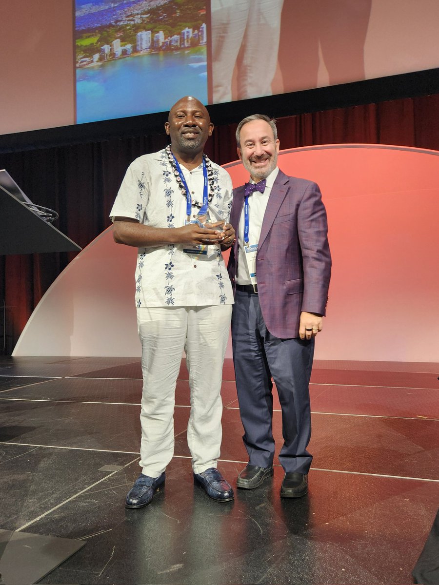 NeuroOnc's tweet image. Congratulations to Scott Plotkin for receiving the 2025 Women in Neuro-Oncology (WiN) Mentorship Award. #SNO2025 #WFNOS #ScientificMeeting #WiN