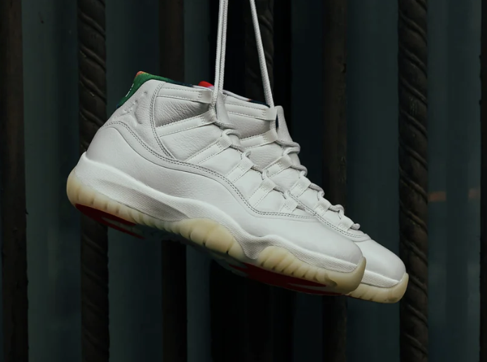 JustFreshKicks's tweet photo. Air Jordan 11 Retro Atlanta “285” releases tomorrow at 10am ET 🍑

Link -> https://t.co/kCDxTB0AmM https://t.co/6YED1QaYRK
