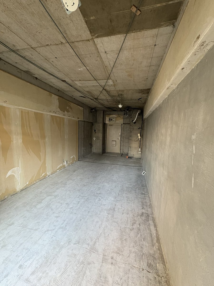 ryosuke_samurai's tweet image. おはようございます。
図書館で借りた本の返却期限が今日で、朝から慌てて斜め読みしています。
ビジネス書よりも推理小説を手に取ってしまいがちな私ですが、最近は頑張っています。別に面白くはありませんが、読み終わると何となく何かが上がった錯覚には陥れます。
自己催眠、思い込み大事。
押忍🥋