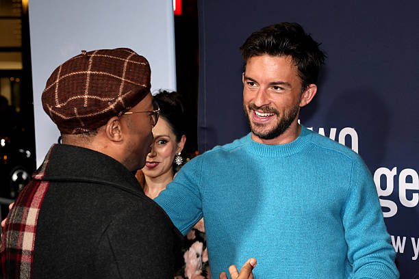 Jonathan Bailey Hourly (@jbaileyhourly) on Twitter photo 