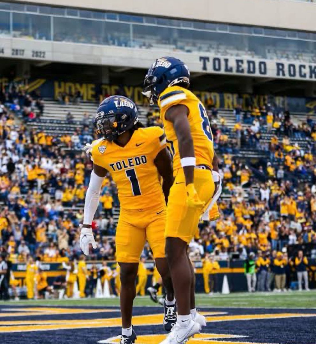 Thankful to receive a offer from <a href="/ToledoFB/">Toledo Football</a> <a href="/CoachCandle/">Jason Candle</a> <a href="/CoachFlemWR/">RJ Fleming</a> <a href="/RinggoldFball/">Robert Heller</a> <a href="/PA_TodaySports/">PA Today</a> <a href="/210ths/">2Tenths Speed & Agility</a> <a href="/WPIAL_Insider/">WPIAL Insider</a> <a href="/TheWPIALEdition/">The W.P.I.A.L. Edition</a> <a href="/wpialsportsnews/">The Content King Sports Media</a>