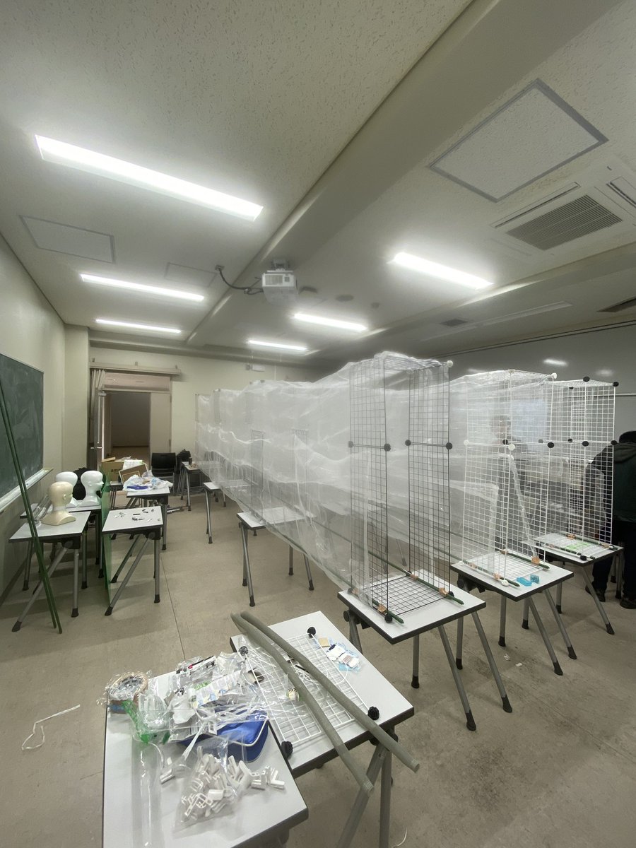 設営概ね完了しました！

4号館4階4B41にてお待ちしております！

 #宇都宮大学  #峰ヶ丘祭  #峰が丘祭2025
 #サバイバルゲーム