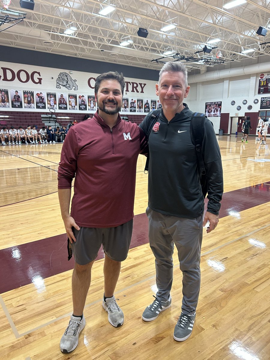 Coach_Pill's tweet photo. Shoutout to the GodFather @BrownsonCoach on career win 500!!! #family @Tabchoops @hoopinsider @vypehouston @RcsSports  @FBISDAthletics @TravisHoops @THS_Tigers https://t.co/478TUxAzjT