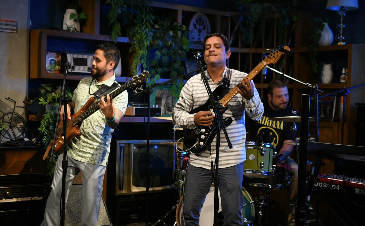 EspejoDelPoder_'s tweet image. Con Crimen, de Cerati, fundadores de Los Aguas Aguas lanzan su nueva banda: “Easy &amp;amp; Tropical Machine” espejodelpoder.com/con-crimen-de-… a través de @EspejoDelPoder_